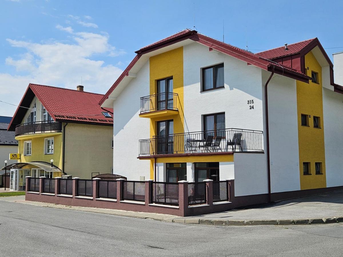 סבידניק Comenius Apartments - Apartmany Na Rohu מראה חיצוני תמונה